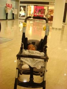 okDSC04770 si mbul mumbul di strollernya