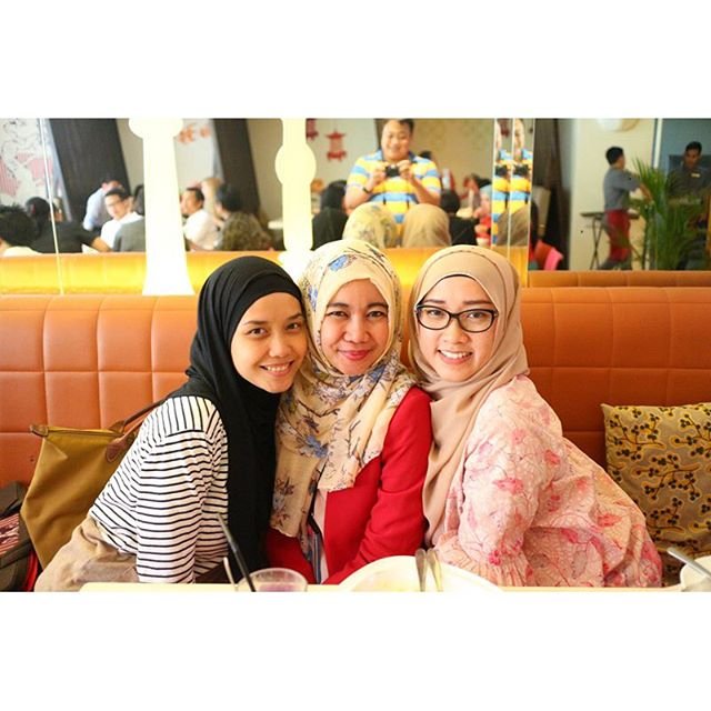 Having so much fun yesterday with high school mates. Ternyata udah 17thn yang lalu jadi anak Paski SMU 3 Semarang 🙈🙈 #tuir #anak98 #smu3semarang #alste