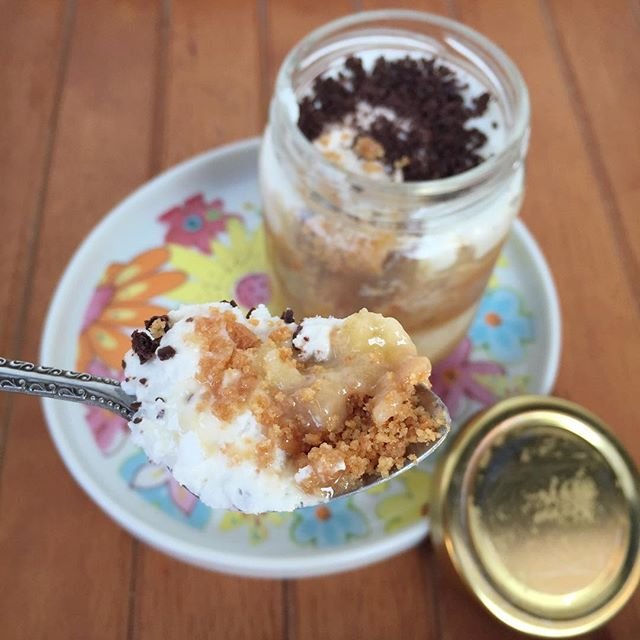 Afternoon snacks : No-baked Banoffee pie in a jar 😋😋 Buat yg ga bisa masak kaya aku bikin yg no-baked gini agak terjamin bentuk dan rasanya 😂😂