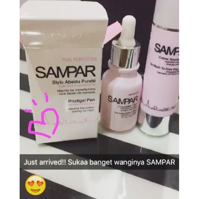 Unboxing the SAMPAR prodigal pen. Biasanya wangi Sampar khas banget, asli suka banget wanginya, tapi prodigal pen ini gak ada wanginya 😂😂 krn lebih ke obat kali ya. Moga musnah segala blemish! 
#menujumukakinclong2016 #menujukinclongbersamaturiskece